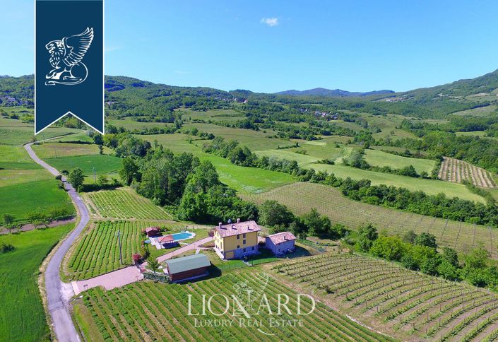 Image No.46-14 Bed Farmhouse for sale