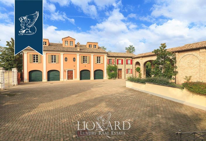 Image No.27-8 Bed Villa for sale