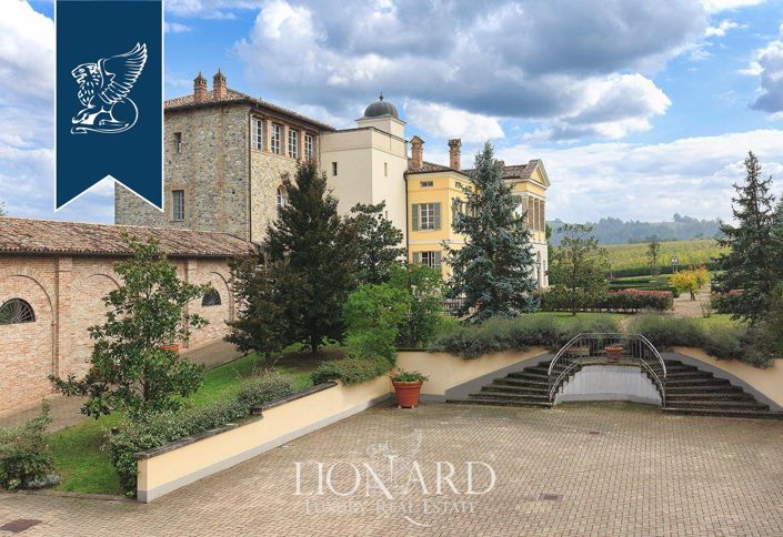 Image No.29-8 Bed Villa for sale