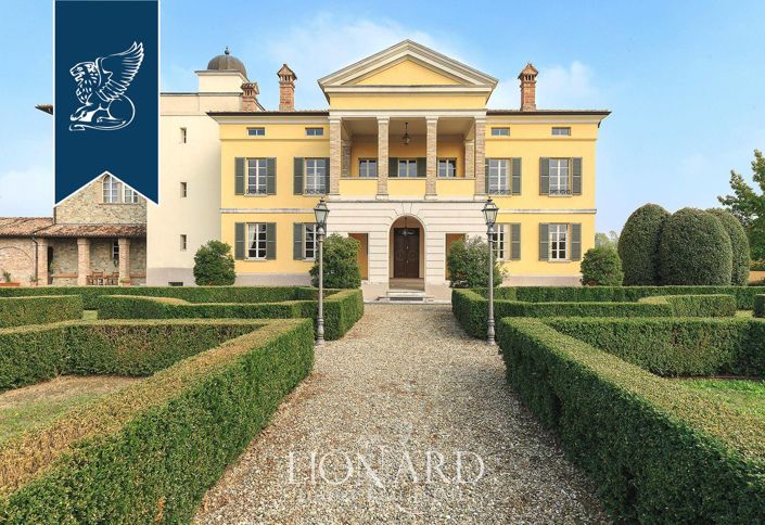 Image No.6-8 Bed Villa for sale