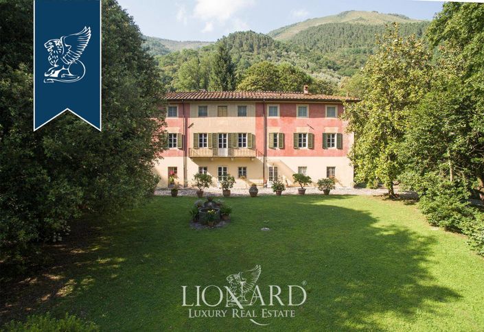 Image No.1-12 Bed Villa for sale