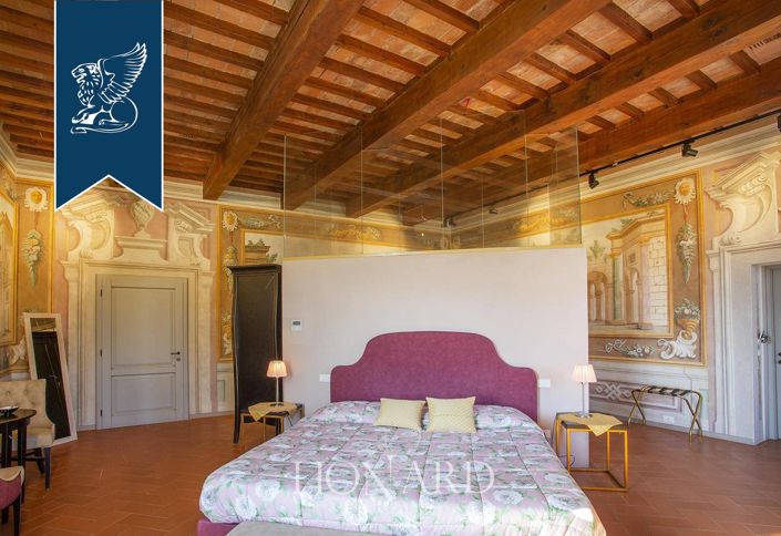 Image No.19-9 Bed Villa for sale