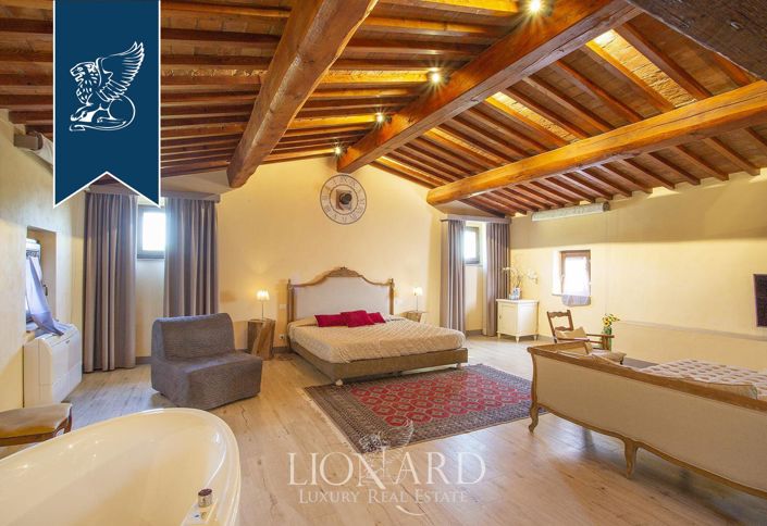 Image No.22-9 Bed Villa for sale