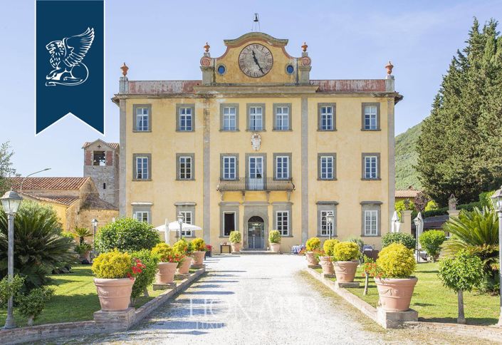 Image No.5-9 Bed Villa for sale