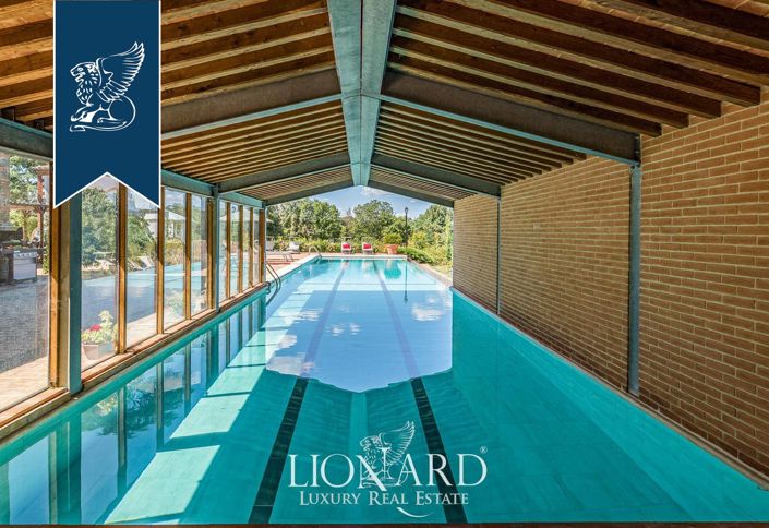 Image No.13-15 Bed Villa for sale