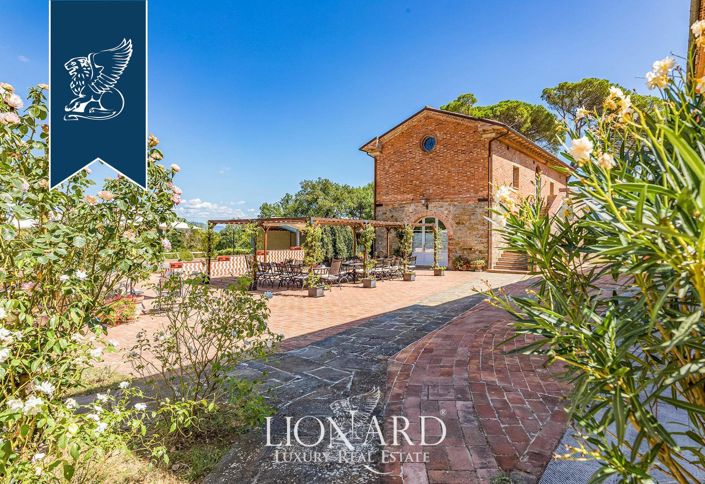 Image No.15-15 Bed Villa for sale