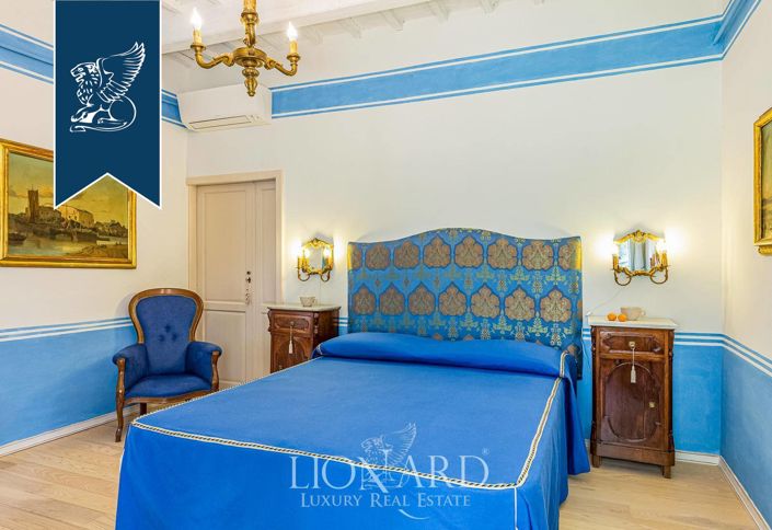 Image No.50-15 Bed Villa for sale