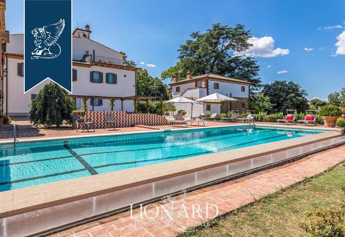 Image No.6-15 Bed Villa for sale