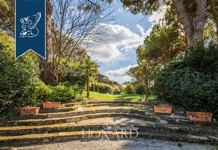 Image No.10-5 Bed Villa for sale