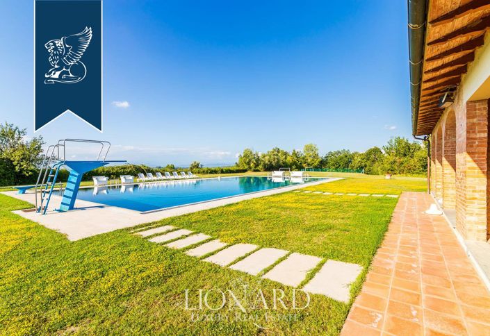 Image No.21-9 Bed Country House for sale