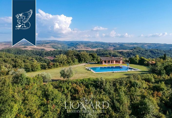 Image No.8-9 Bed Country House for sale