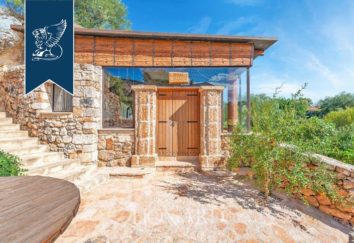 Image No.11-16 Bed Country House for sale