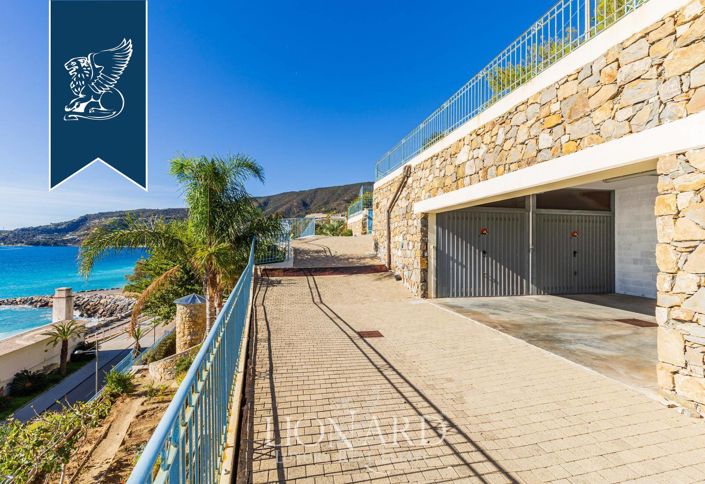 Image No.21-8 Bed Villa for sale