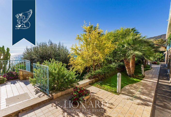 Image No.29-8 Bed Villa for sale