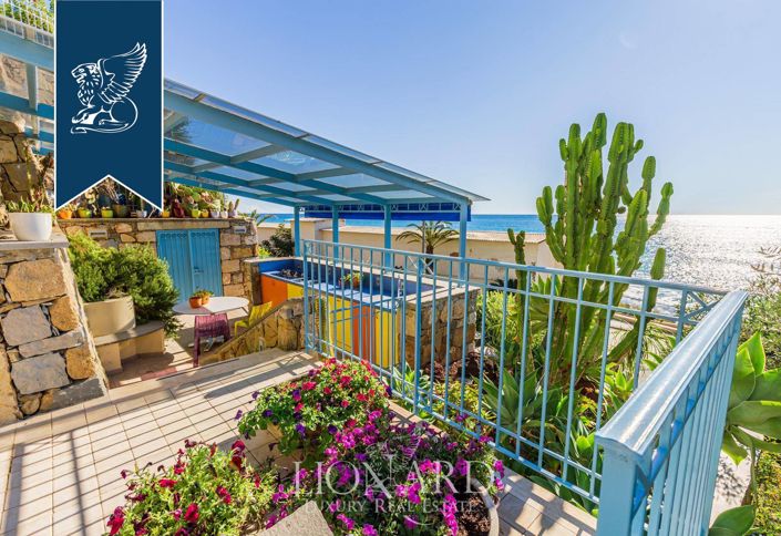 Image No.33-8 Bed Villa for sale