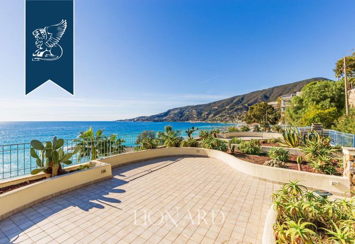 Image No.38-8 Bed Villa for sale