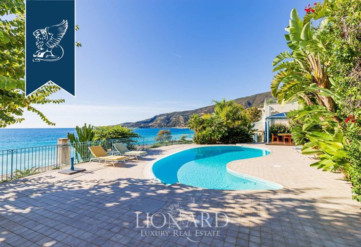 Image No.8-8 Bed Villa for sale