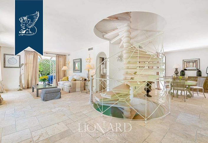 Image No.9-5 Bed Villa for sale