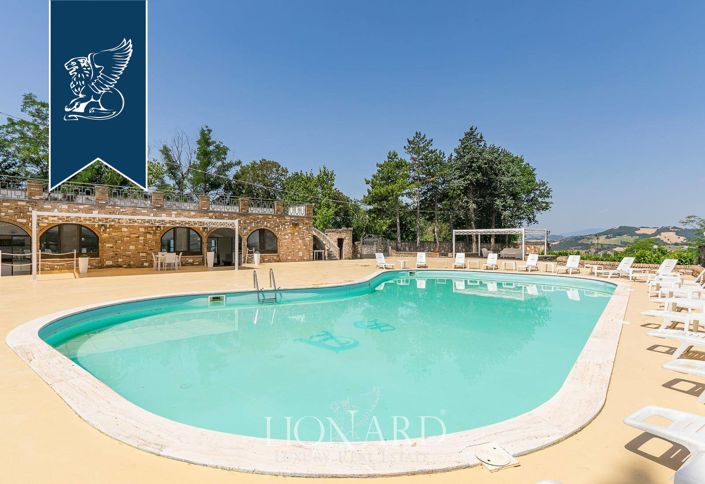 Image No.10-20 Bed Farmhouse for sale