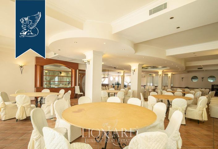 Image No.34-20 Bed Farmhouse for sale