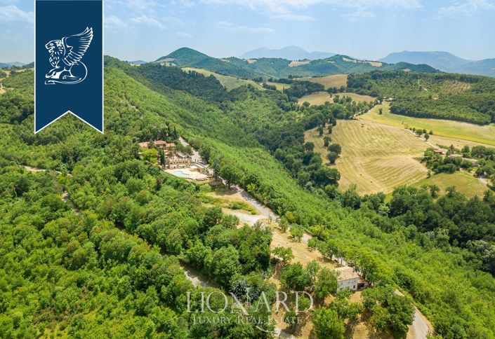 Image No.42-20 Bed Farmhouse for sale