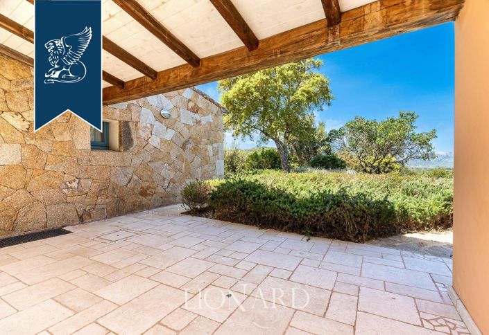 Image No.9-8 Bed Villa for sale