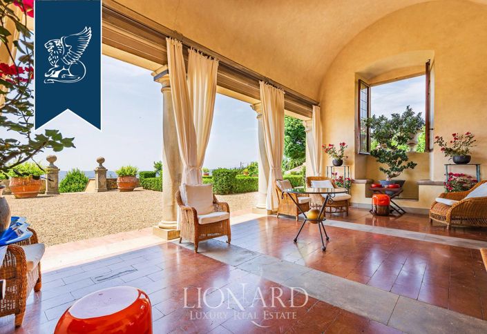 Image No.9-9 Bed Villa for sale