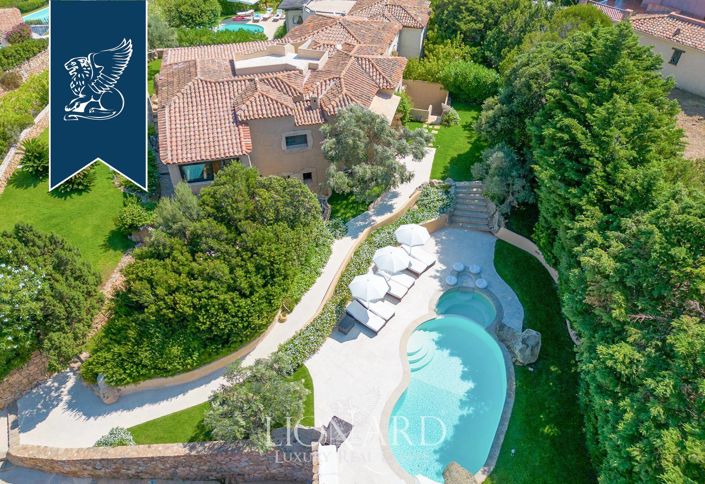 Image No.1-6 Bed Villa for sale