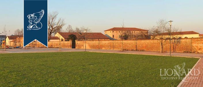 Image No.12-2 Bed Country House for sale