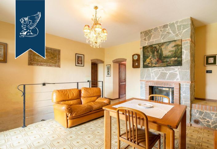 Image No.10-6 Bed Farmhouse for sale