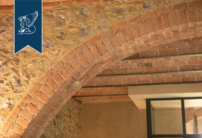 Image No.13-6 Bed Farmhouse for sale