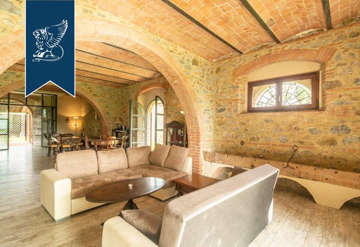 Image No.8-6 Bed Farmhouse for sale