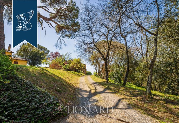 Image No.10-7 Bed Villa for sale