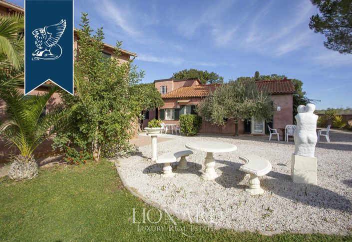 Image No.16-7 Bed Farmhouse for sale