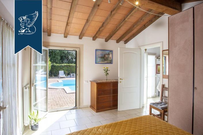 Image No.24-7 Bed Farmhouse for sale