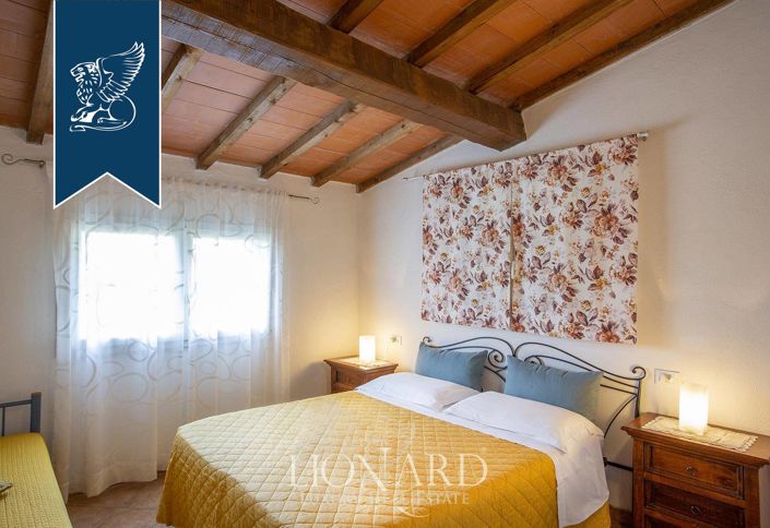 Image No.26-7 Bed Farmhouse for sale