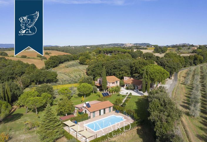 Image No.4-7 Bed Farmhouse for sale