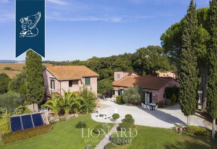 Image No.9-7 Bed Farmhouse for sale