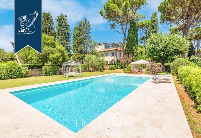 Image No.1-6 Bed Villa for sale