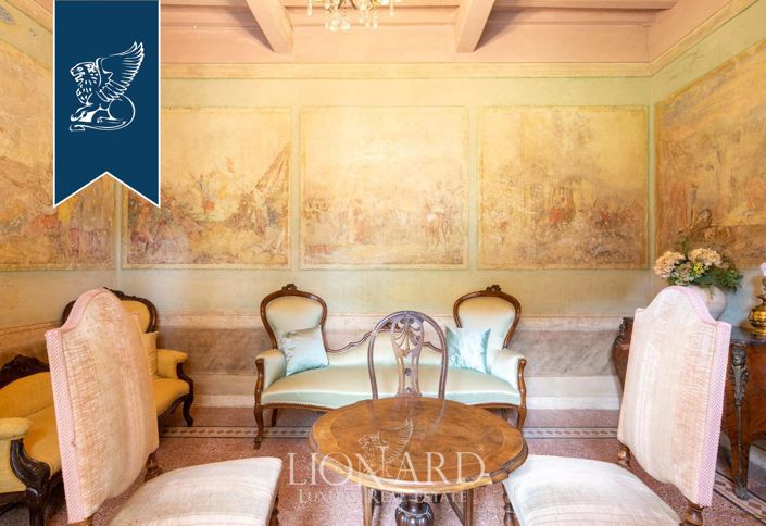 Image No.10-10 Bed Villa for sale