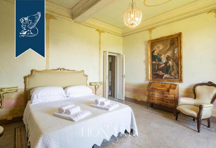 Image No.15-10 Bed Villa for sale