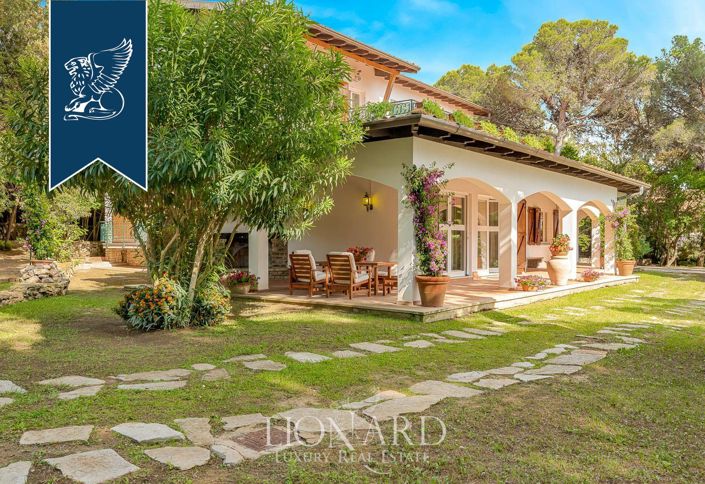 Image No.10-5 Bed Villa for sale