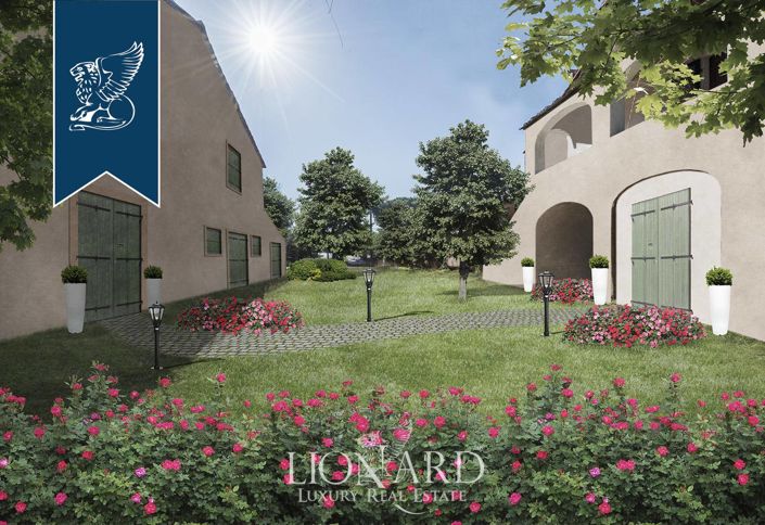 Image No.13-31 Bed Villa for sale