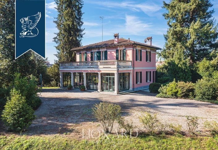 Image No.3-5 Bed Villa for sale