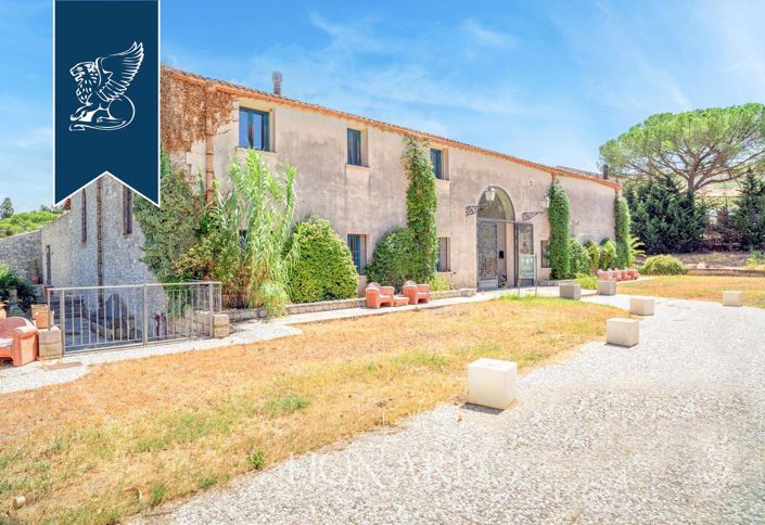 Image No.9-17 Bed Hotel for sale