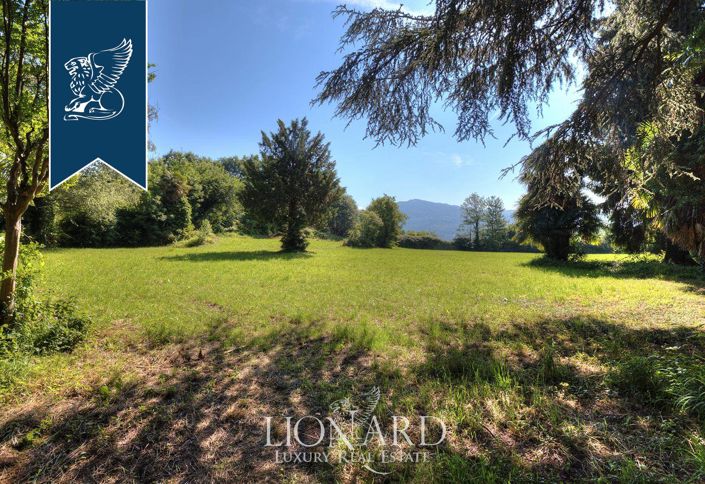 Image No.6-20 Bed Villa for sale