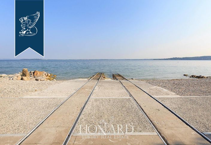 Image No.14-2 Bed Villa for sale