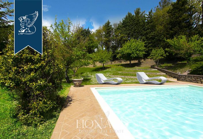 Image No.13-13 Bed Farmhouse for sale