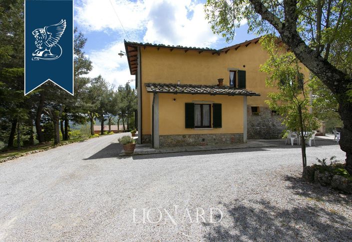 Image No.16-13 Bed Farmhouse for sale