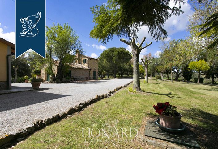 Image No.19-13 Bed Farmhouse for sale